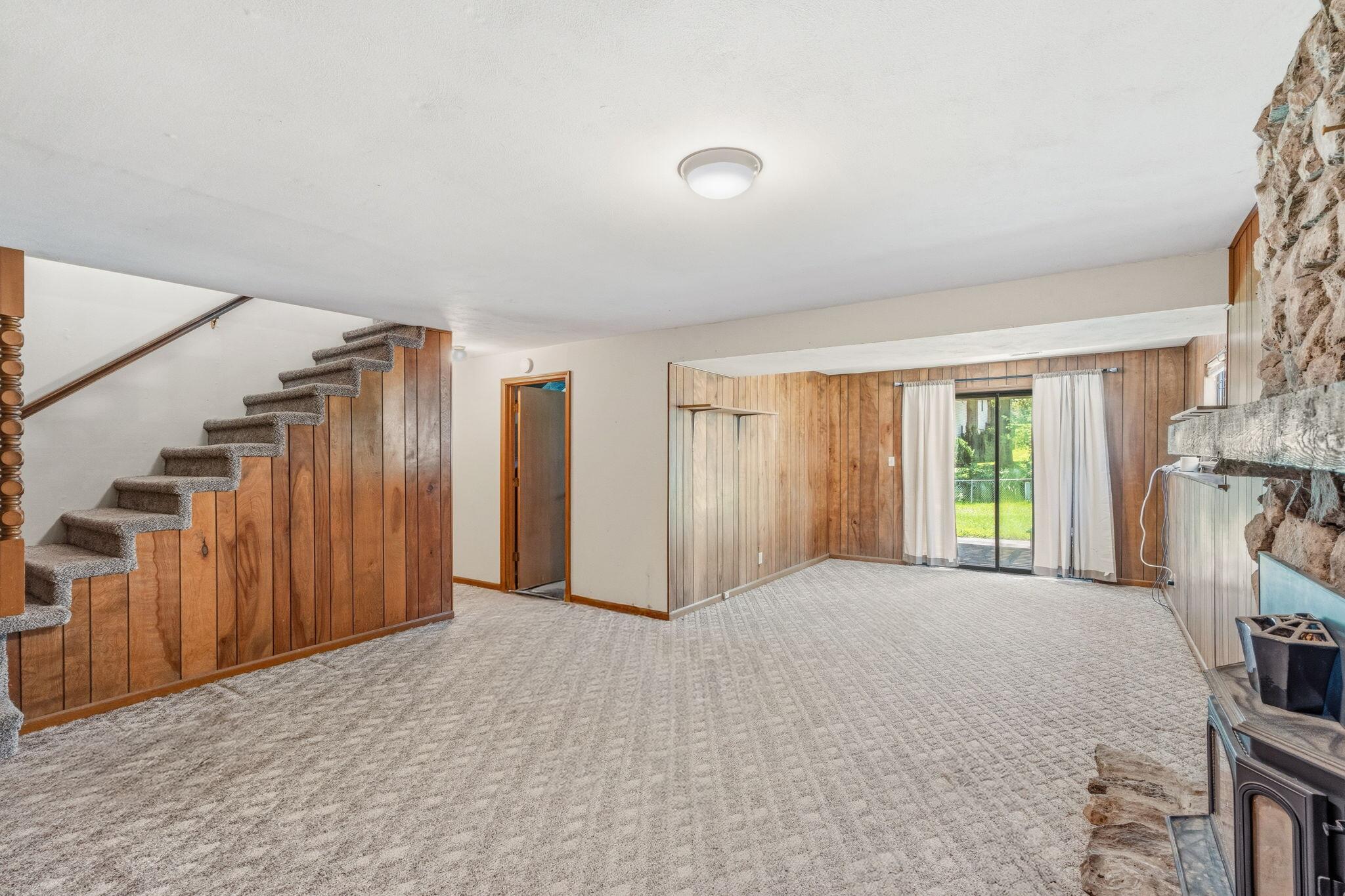 Residential in BOONVILLE 5