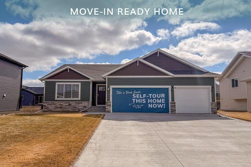 1474 66th Ave S, Fargo, ND, 58104-7950 | Card Image