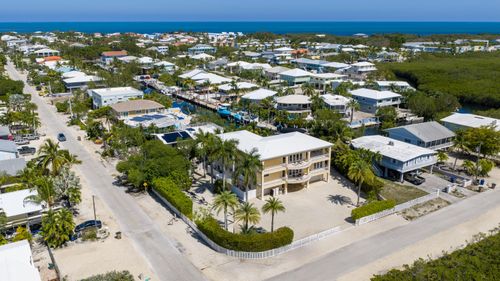 101 Ocean Shores Dr, Key Largo, FL, 33037-4224 | Card Image