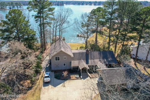 365 Lakeshore Dr, Madison, MS, 39110-7115 | Card Image