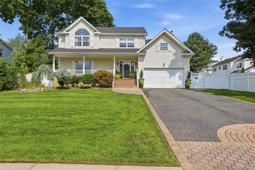 1536 Winganhauppauge Rd, Islip, NY, 11751-1500 | Card Image