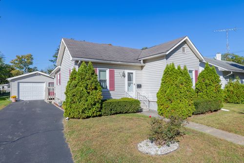 504 Sylvan St, Buchanan, MI, 49107-1648 | Card Image