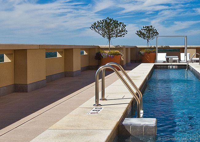 Rooftop Pool | Image 30