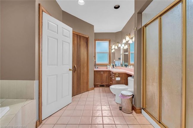 7 Robinson St S, House other with 6 bedrooms, 2 bathrooms and 8 parking in Grimsby ON | Image 35