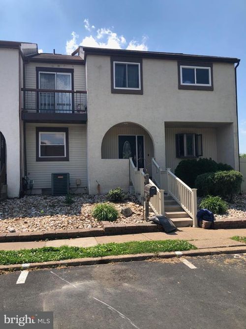 208 Bradley Ct, HOLLAND, PA, 18966-2742 | Card Image