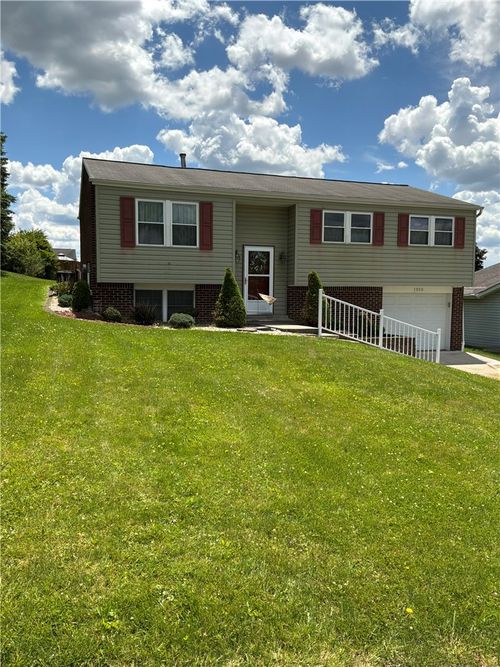1350 Denton St, Greensburg, PA, 15601-4940 | Card Image