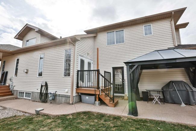 39 Grand River Boulevard W, Home with 4 bedrooms, 3 bathrooms and 4 parking in Lethbridge AB | Image 7
