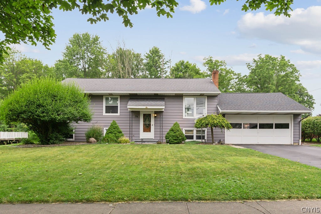 Metcalf Dr, Auburn, NY 13021