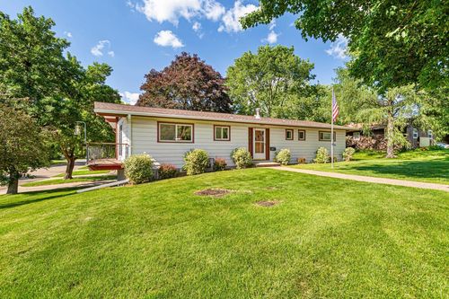 352 W Holly St, Owatonna, MN, 55060-3764 | Card Image