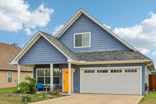 2415 Wilson St, Bastrop, TX, 78602-1400 | Card Image