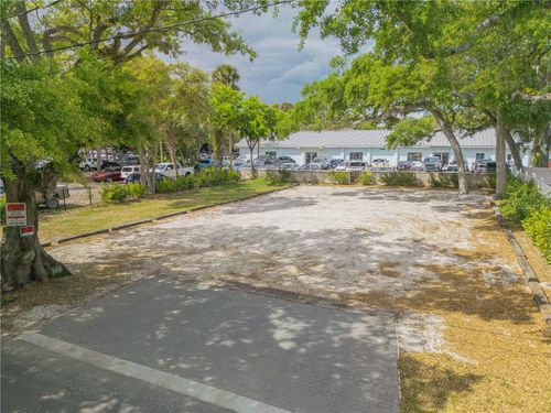 214 Columbus Ave, New Smyrna Beach, FL, 32169-2621 | Card Image