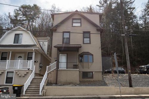 589 Peacock St, POTTSVILLE, PA, 17901-1004 | Card Image