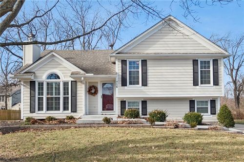 716 Adams Drive, Lee's Summit, MO, 64086 | Card Image