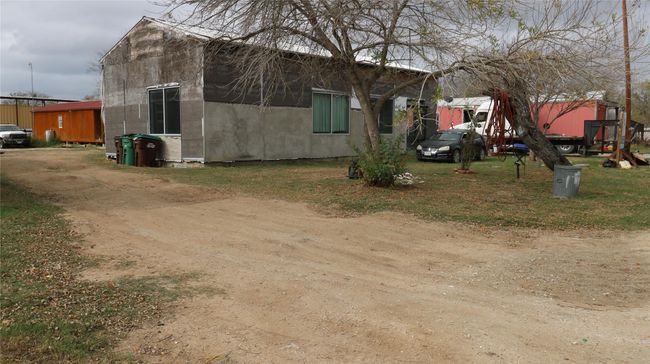 18937 Lagloria Rd, House other with 3 bedrooms, 1 bathrooms and null parking in Elmendorf TX | Image 25