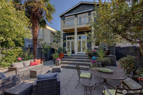 2031 42nd Ave E, Seattle, WA, 98112-2713 | Card Image