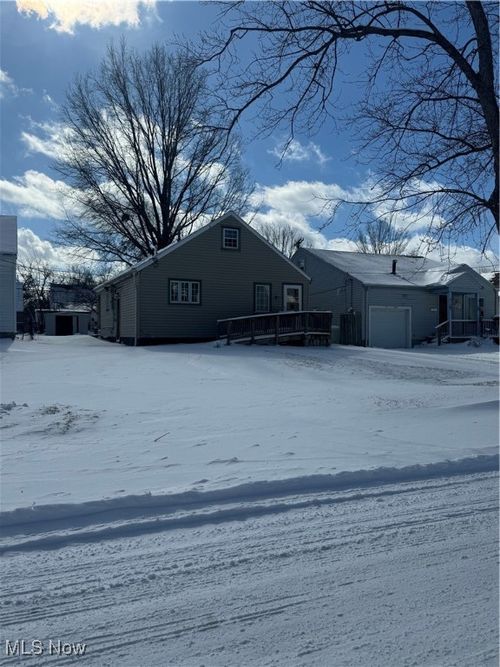 18309 Rockland Ave, Cleveland, OH, 44135-3951 | Card Image