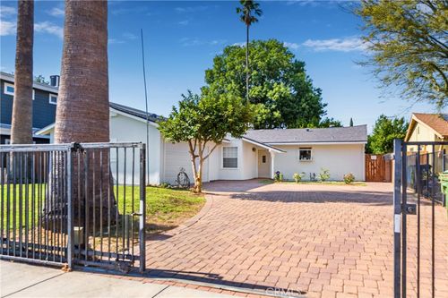 22151 Ingomar St, Canoga Park, CA, 91304-5525 | Card Image