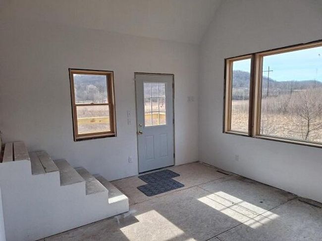 S4985 S Creek Rd, House other with 3 bedrooms, 2 bathrooms and null parking in Genoa WI | Image 11