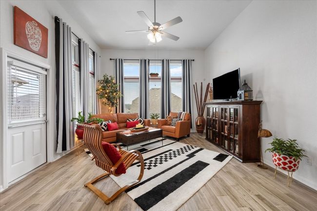 181 Durian Loop, House other with 3 bedrooms, 2 bathrooms and null parking in Buda TX | Image 7