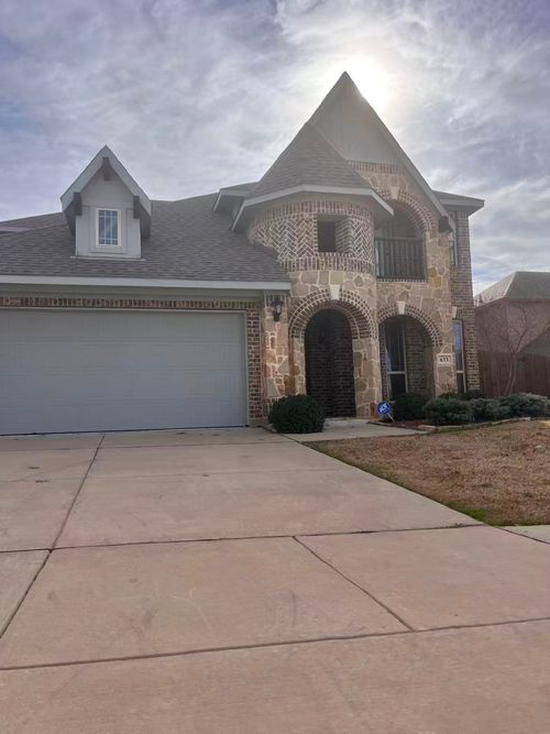 633 Ridgewater Trl, Fort Worth, TX, 76131-3210 | Card Image