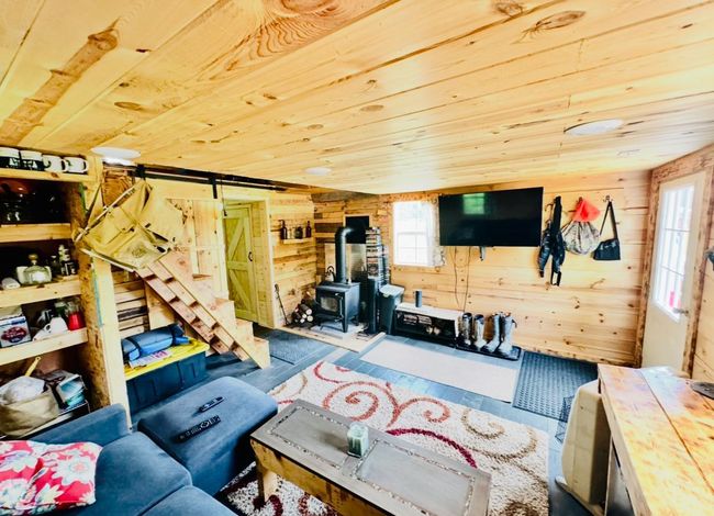 Living Area | Image 7