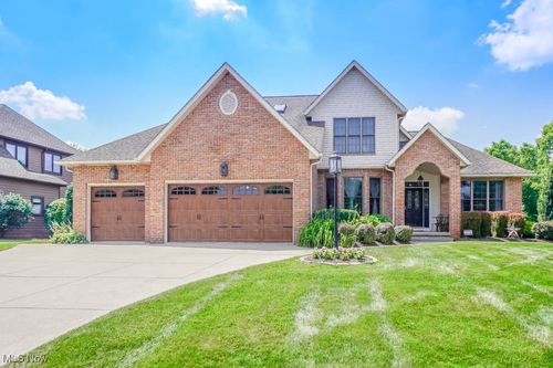 1292 Ashwood Rd, Akron, OH, 44312-5800 | Card Image