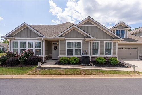 130 Preston Ridge Dr, Seneca, SC, 29672-6682 | Card Image