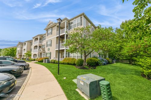 326 Sloan Ct, Matawan, NJ, 07747-4718 | Card Image