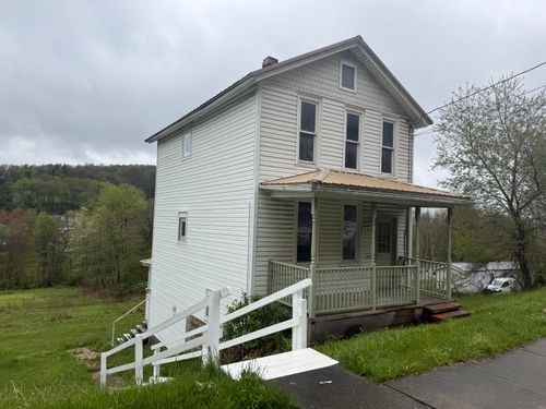 1201 E Main St, Reynoldsville, PA, 15851-1807 | Card Image