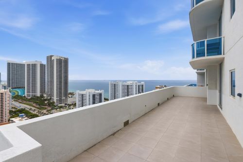 2408-1945 S Ocean Dr, Hallandale Beach, FL, 33009-6061 | Card Image