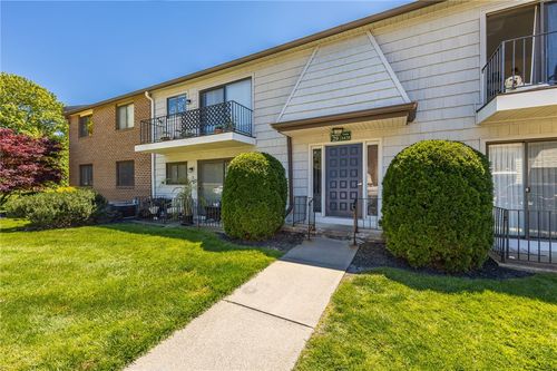 29 Great Wood Ct, Fairport, NY, 14450-2796 | Card Image