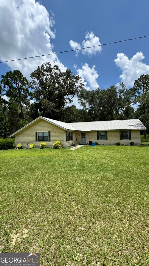 3010 Lindsey Dr, Claxton, GA, 30417-6024 | Card Image