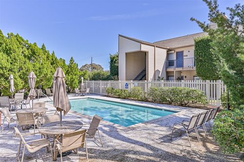 7060 N Holiday Drive, Galveston, TX, 77550 | Card Image