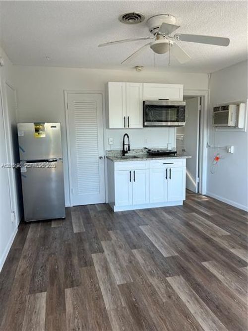2a-5741 Ne 18th Ave, Fort Lauderdale, FL, 33334 | Card Image