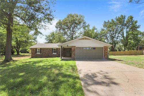 1256 Leelynjean Ln, Tontitown, AR, 72762-0808 | Card Image