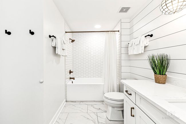 Bathroom | Image 30