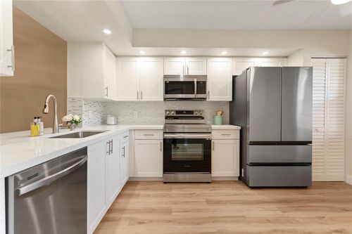 apt-211p-1501 Sw 131st Way, Pembroke Pines, FL, 33027-6404 | Card Image