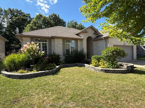 539 Country View Dr, Petrolia, ON, N0N1R0 | Card Image