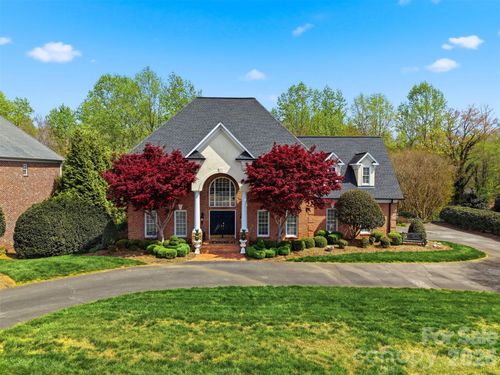 3704 8th Street Pl Nw, Hickory, NC, 28601-8087 | Card Image