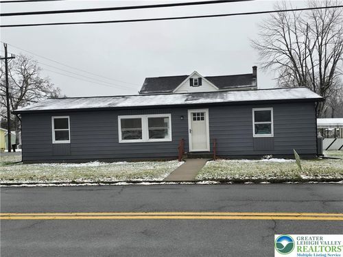 207 W Center St, WIND GAP, PA, 18091-1006 | Card Image