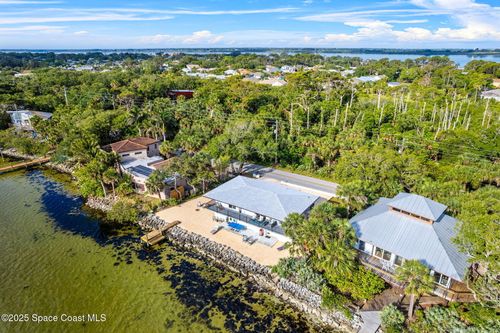860 S Banana River Dr, MERRITT ISLAND, FL, 32952-2715 | Card Image
