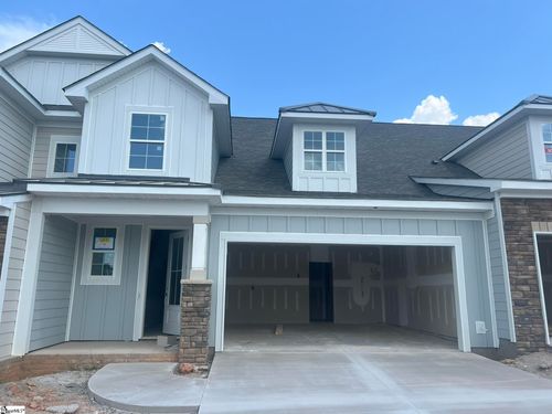 33 Hasbrook Ln, Greenville, SC, 29607-4587 | Card Image