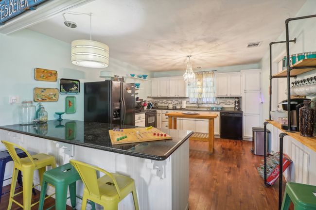 176 Bayside Cir, House other with 2 bedrooms, 2 bathrooms and null parking in Malakoff TX | Image 6