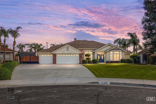 11305 Darlington Ave, Bakersfield, CA, 93312-6470 | Card Image