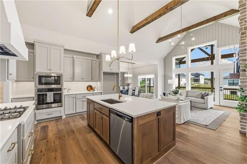 2226 Sw Heartland Ct, Lee's Summit, MO, 64082-2318 | Card Image