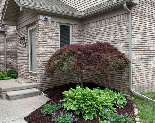 738 S Milford Rd, Milford, MI, 48381-2798 | Card Image
