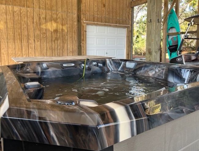 Hot Tub | Image 30