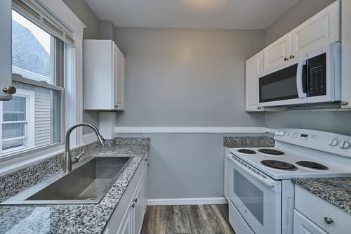2l-41 Salem St, Salem, MA, 01970-4988 | Card Image