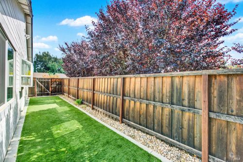 376 Bishop Dr, Vacaville, CA, 95687-5443 | Card Image