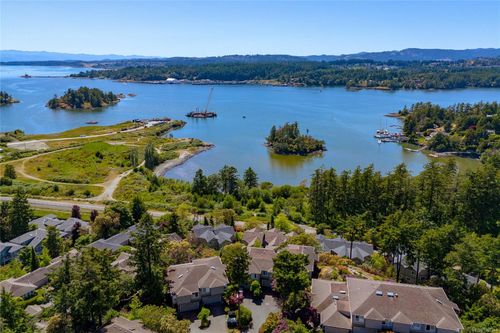 58-118 Aldersmith Pl, View Royal, BC, V9A7M9 | Card Image